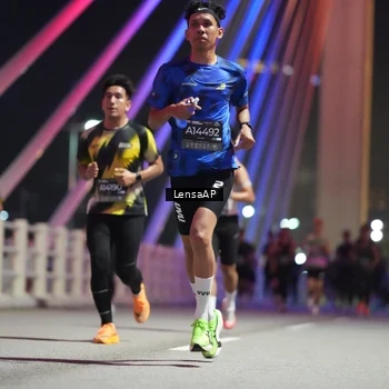 Runner Photo 6194042