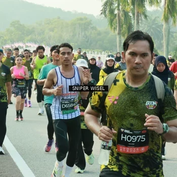 Runner Photo 6194055