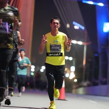 Runner Photo 6194073