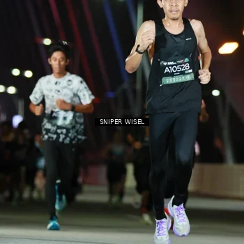 Runner Photo 6194118