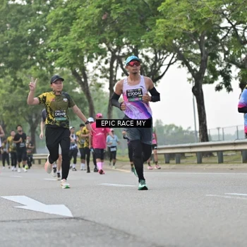 Runner Photo 6194153