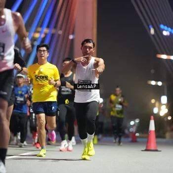 Runner Photo 6194203