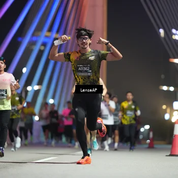 Runner Photo 6194426