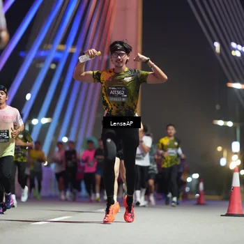 Runner Photo 6194495