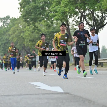 Runner Photo 6194722