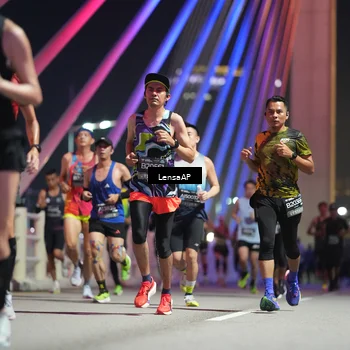 Runner Photo 6194725