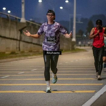 Runner Photo 6194819