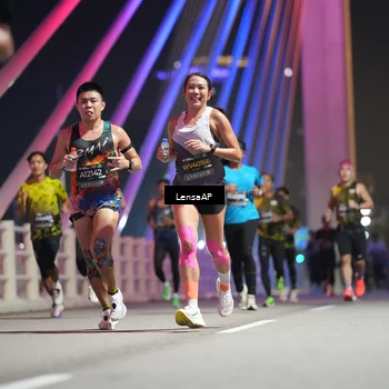 Runner Photo 6195020