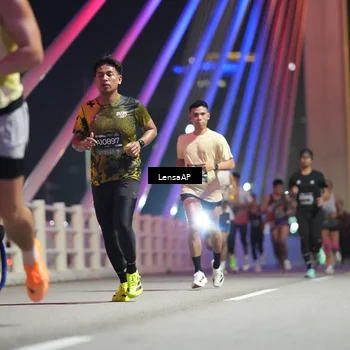 Runner Photo 6195150