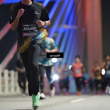 Runner Photo 6195675
