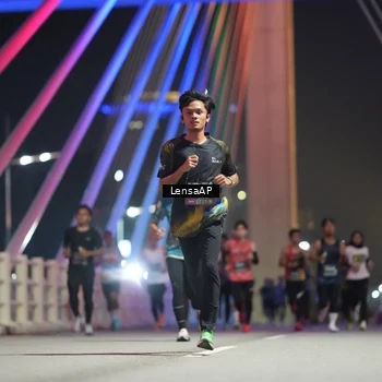 Runner Photo 6195704