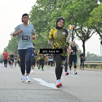 Runner Photo 6195731