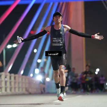 Runner Photo 6195763