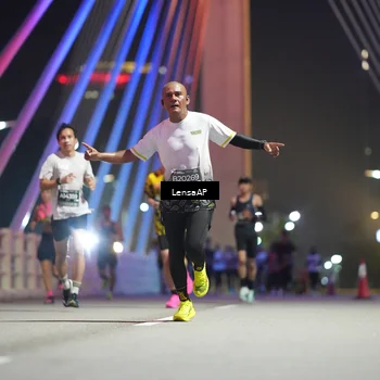 Runner Photo 6195909