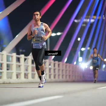 Runner Photo 6196060