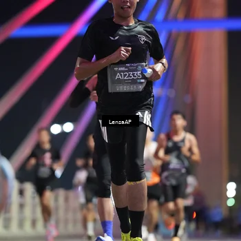 Runner Photo 6196193