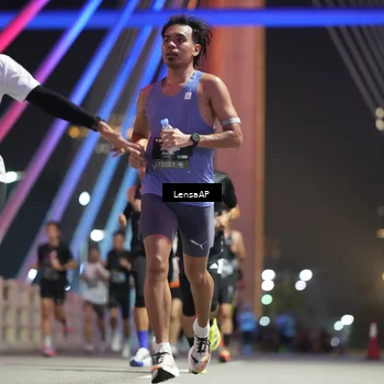 Runner Photo 6196221