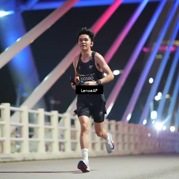 Runner Photo 6196393