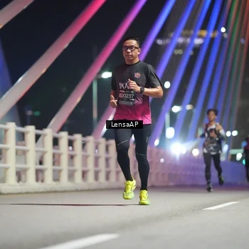Runner Photo 6196618