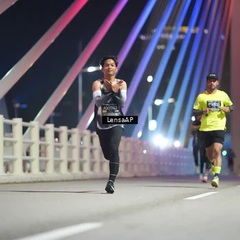 Runner Photo 6196619