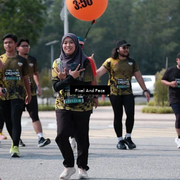 Runner Photo 6196659
