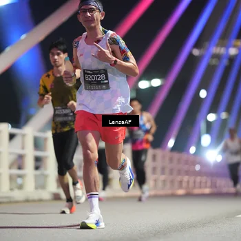 Runner Photo 6196758
