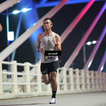 Runner Photo 6197429
