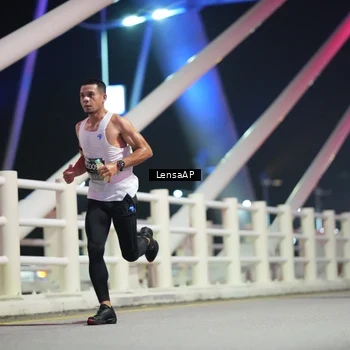 Runner Photo 6197879