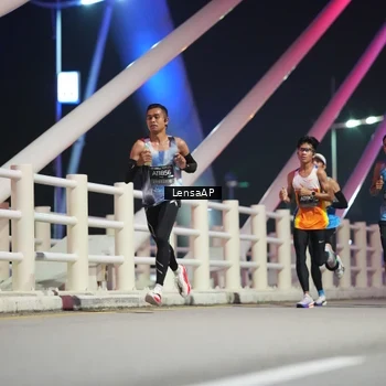 Runner Photo 6197901