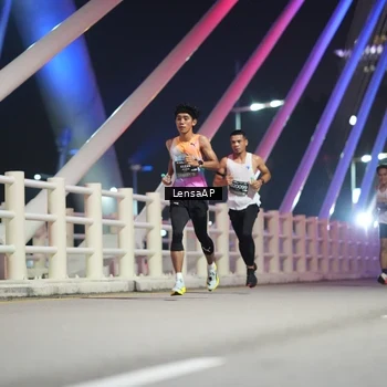Runner Photo 6197914
