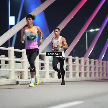 Runner Photo 6197975