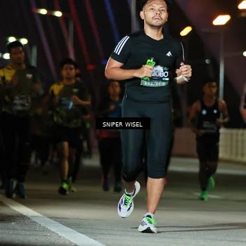 Runner Photo 6198096