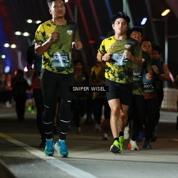 Runner Photo 6198125