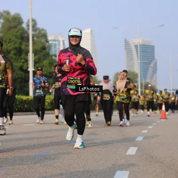 Runner Photo 6199043