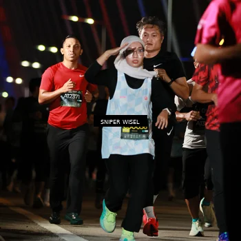 Runner Photo 6199712