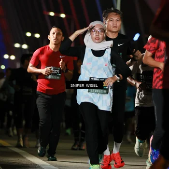 Runner Photo 6199720