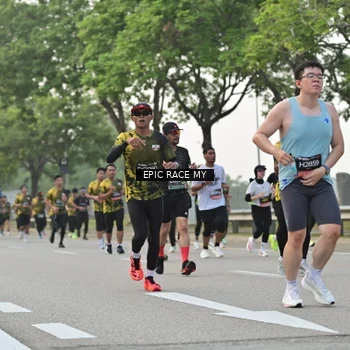 Runner Photo 6199800