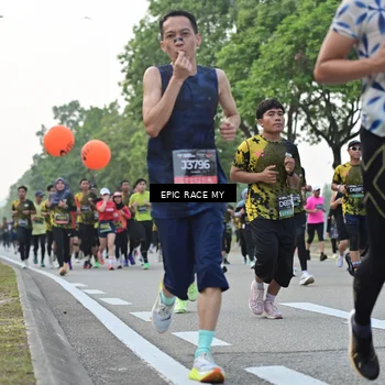 Runner Photo 6200064