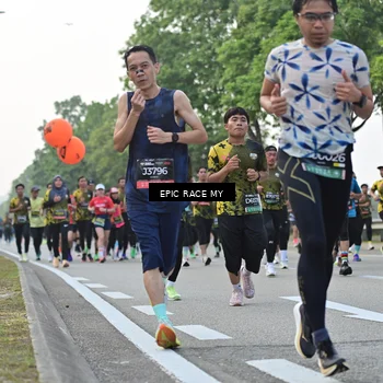 Runner Photo 6200074