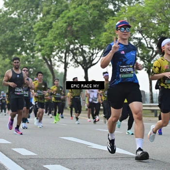 Runner Photo 6200097