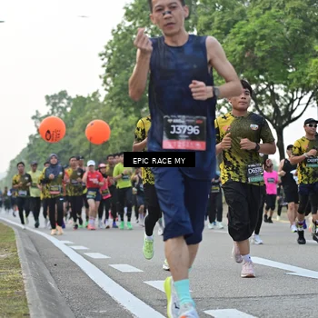 Runner Photo 6200101