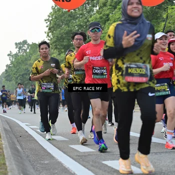 Runner Photo 6200105