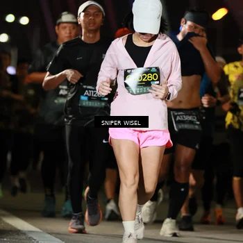 Runner Photo 6200159