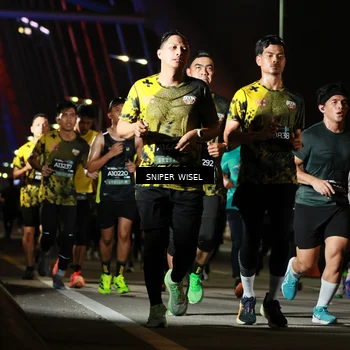 Runner Photo 6200215