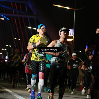 Runner Photo 6200257