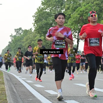 Runner Photo 6200343
