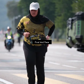 Runner Photo 6200345