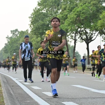 Runner Photo 6200601