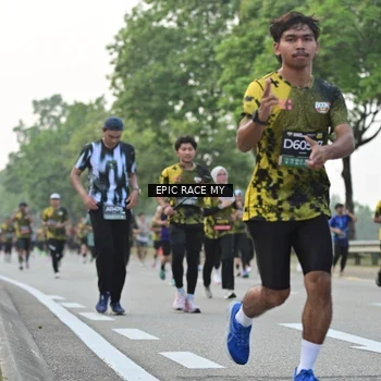 Runner Photo 6200602