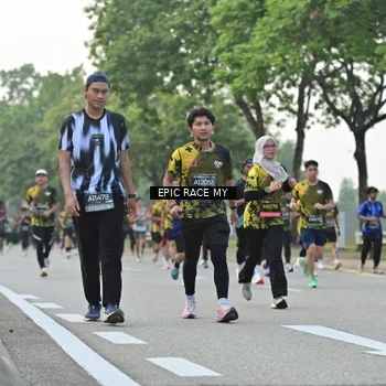 Runner Photo 6200603